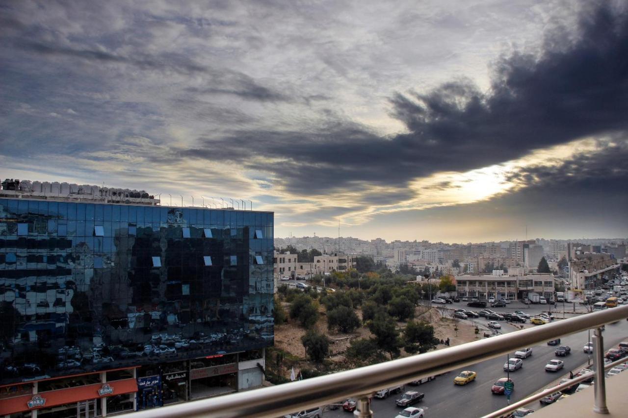 Balcony Hotel Amman Eksteriør billede